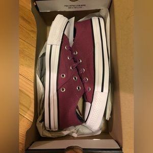 Burgundy low rise converse